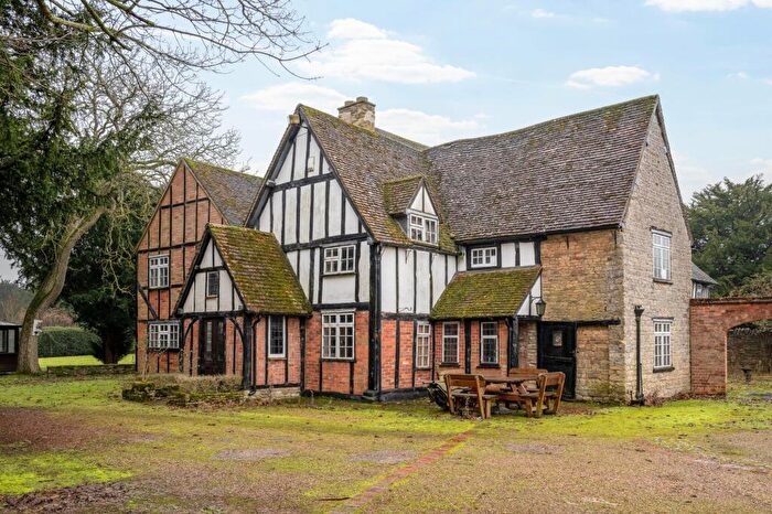 6 Bedroom Detached House For Sale In Box End Road, Kempston, MK43