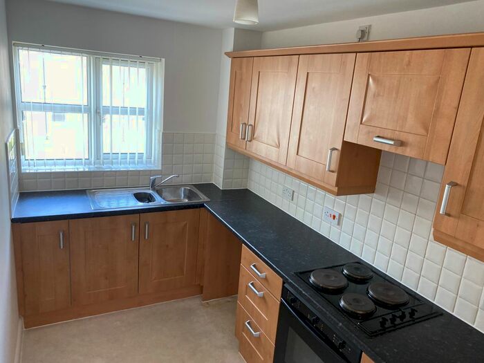 2 Bedroom Flat To Rent In Longfellow Court, Mytholmroyd, HX7