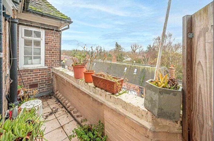 1 Bedroom Flat To Rent In Market Place, Hampstead Garden Suburb, NW11