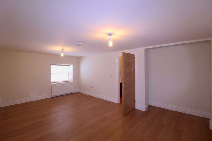 1 Bedroom Flat To Rent In New Wanstead, Wanstead, E11