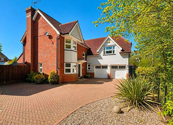4 Bedroom Detached House For Sale In Harnham Drive, Great Notley, Braintree, CM77