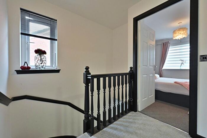 3 Bedroom End Of Terrace House For Sale In Craigmuir Drive, Bishopton, PA7