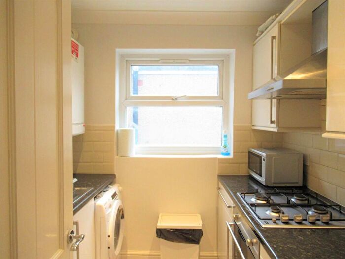 2 Bedroom Apartment To Rent In Hazelwood Road, Walthamstow, E17