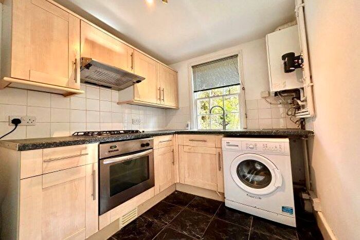 2 Bedroom Cottage To Rent In Sandringham Gardens, Ilford, IG6