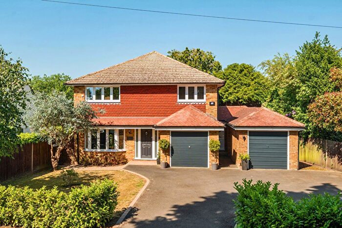 4 Bedroom Detached House For Sale In Fullers Road, Rowledge, Farnham, GU10