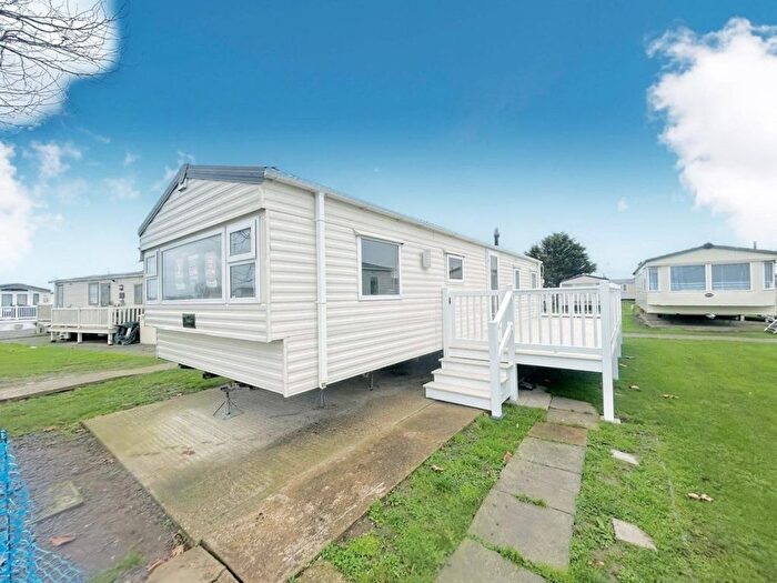 3 Bedroom Park Home For Sale In Beach Road, St. Osyth, Clacton-On-Sea, CO16