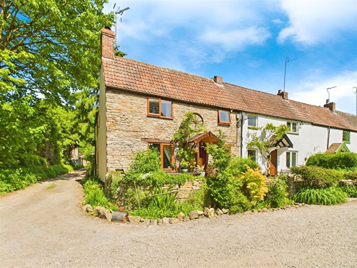 3 Bedroom End Of Terrace House For Sale In Riverside Cottages, Hanham, Bristol, BS15