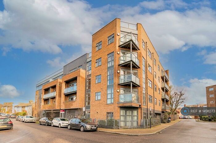 2 Bedroom Flat To Rent In Lochinvar Street, London, SW12