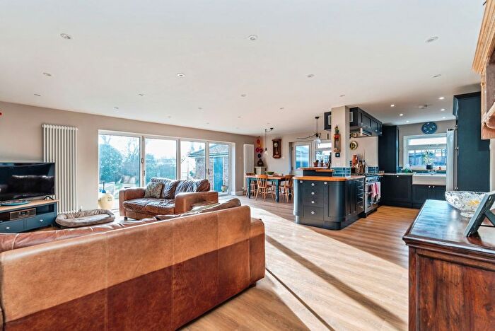 3 Bedroom Bungalow For Sale In Ashdene Road, Southampton, Hampshire, SO40