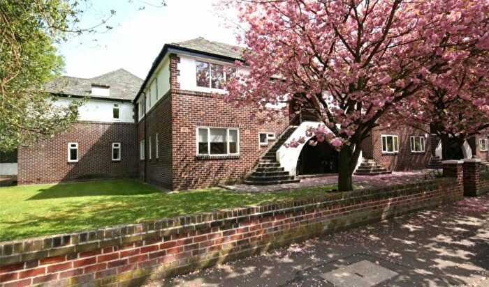 2 Bedroom Apartment To Rent In Queens Court, Palatine Road, Didsbury, Manchester, M20