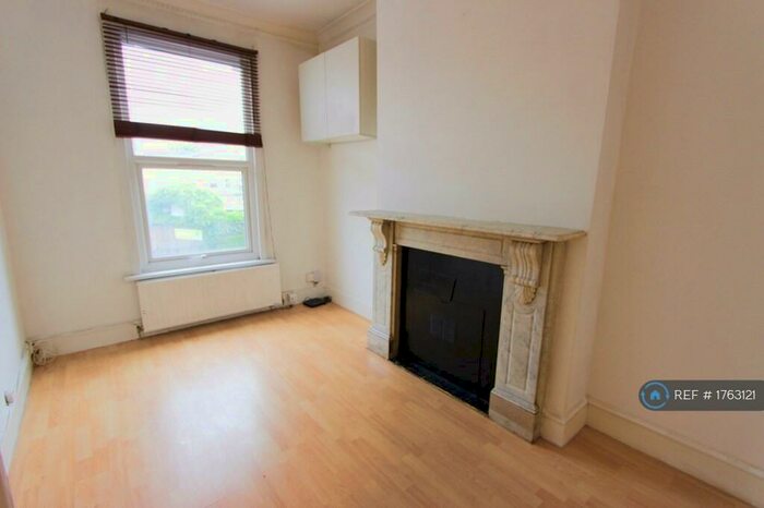 2 Bedroom Flat To Rent In Rectory Road, London, N16