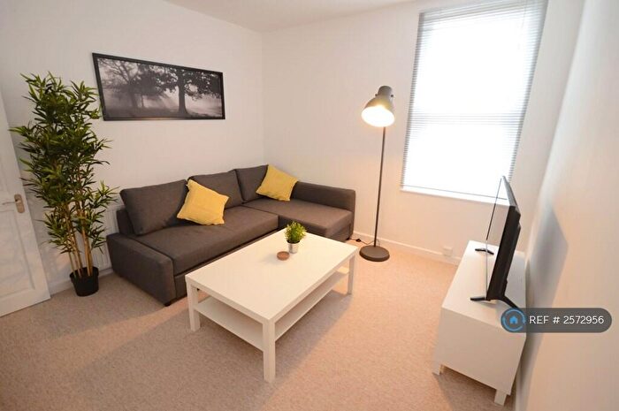 3 Bedroom Flat To Rent In Queen Street, Eastville, Bristol, BS5