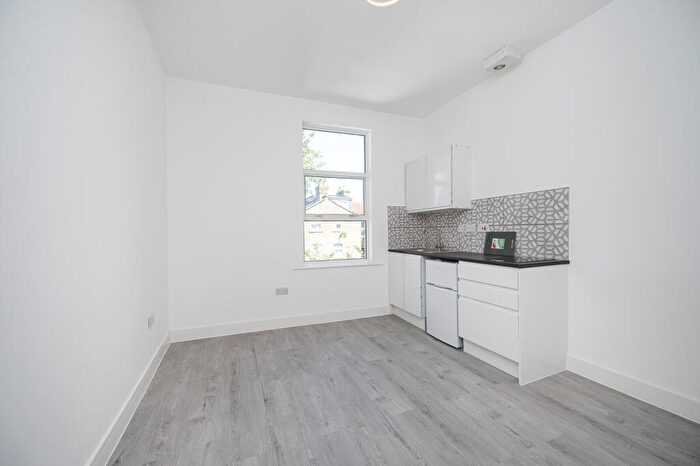 Studio To Rent In Pellerin Road, Stoke Newington, London, N16