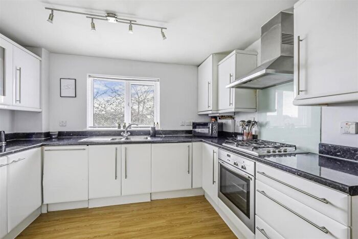 1 Bedroom Apartment To Rent In Malmstone Avenue, Merstham, Redhill, RH1