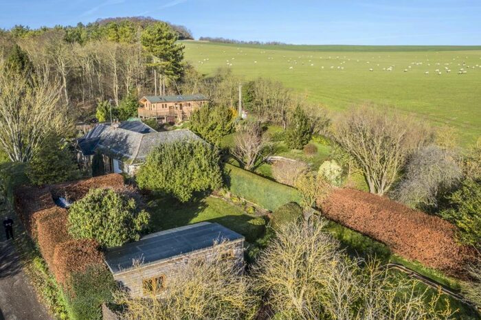 4 Bedroom Bungalow For Sale In Aston Upthorpe, Oxfordshire, OX11