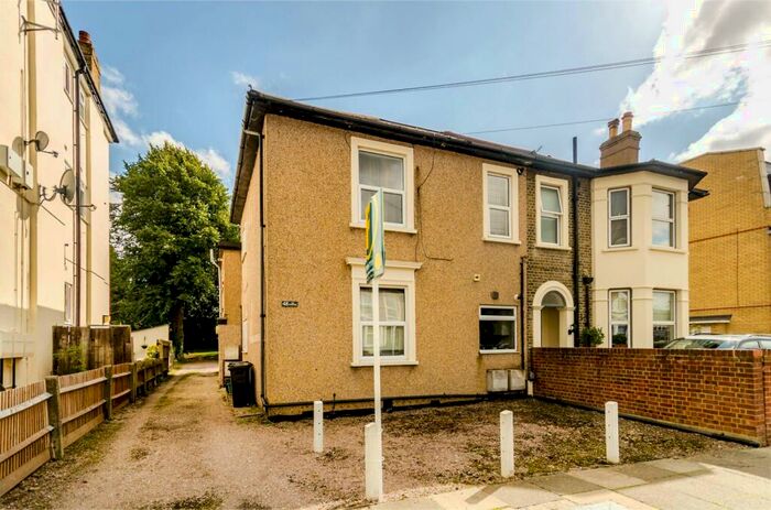 2 Bedroom Flat To Rent In Palace Grove, Bromley North, Bromley, BR1