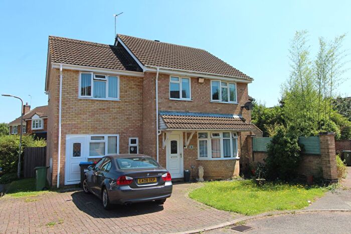 4 Bedroom End Of Terrace House For Sale In Housman Close, Newport Pagnell, MK16