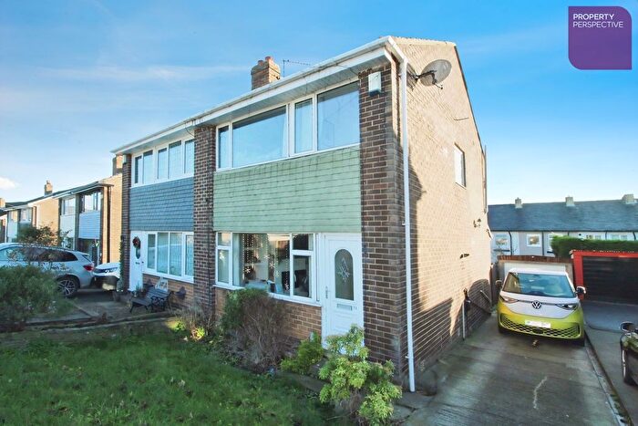 3 Bedroom Semi-detached House For Sale In Woodrow Drive, Low Moor, Bradford, BD12