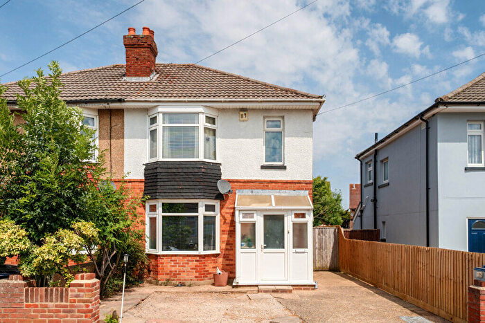 3 Bedroom Semi-Detached House For Sale In Heaton Road, Bournemouth, BH10