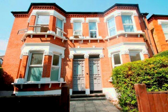 3 Bedroom Maisonette To Rent In Newlands Park, London SE26