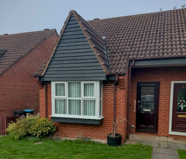 1 Bedroom Semi-Detached Bungalow To Rent In Emerton Garth, Berkhamsted, HP4