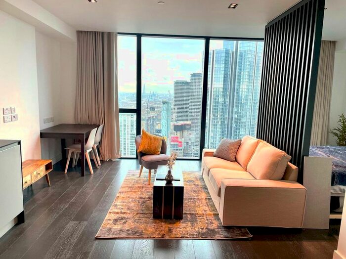 Studio To Rent In Amory Tower, Marsh Wall, London, E14
