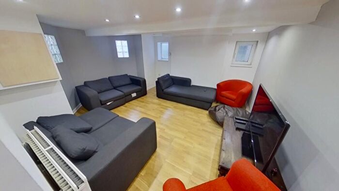 6 Bedroom Semi-Detached House To Rent In Gregory Boulevard, Nottingham, NG7