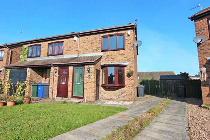2 Bedroom End Of Terrace House To Rent In Thealby Gardens, Bessacarr, Doncaster, DN4
