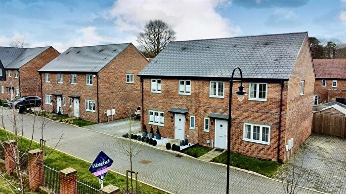 3 Bedroom Semi Detached House For Sale In Brunswick Road, Deepcut, Camberley, GU16