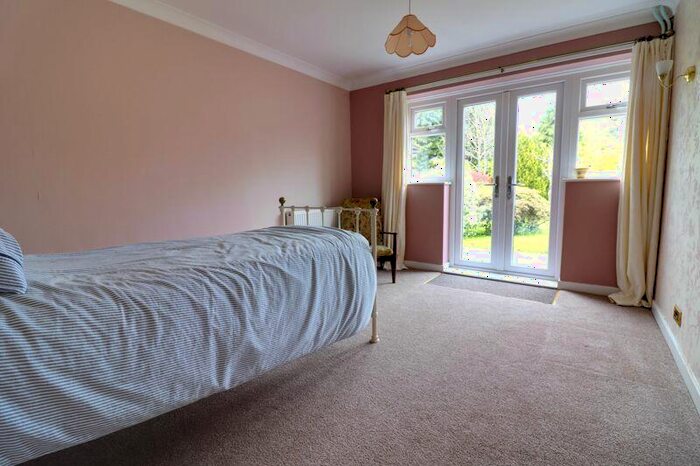3 Bedroom Bungalow For Sale In Clevedon Avenue, Hillcroft Park, Stafford, ST17