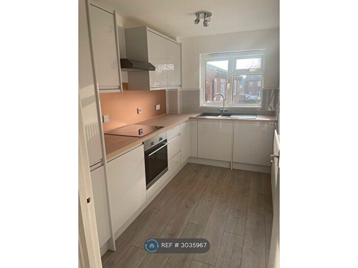 1 Bedroom Flat To Rent In Maple Drive, Derby, DE73