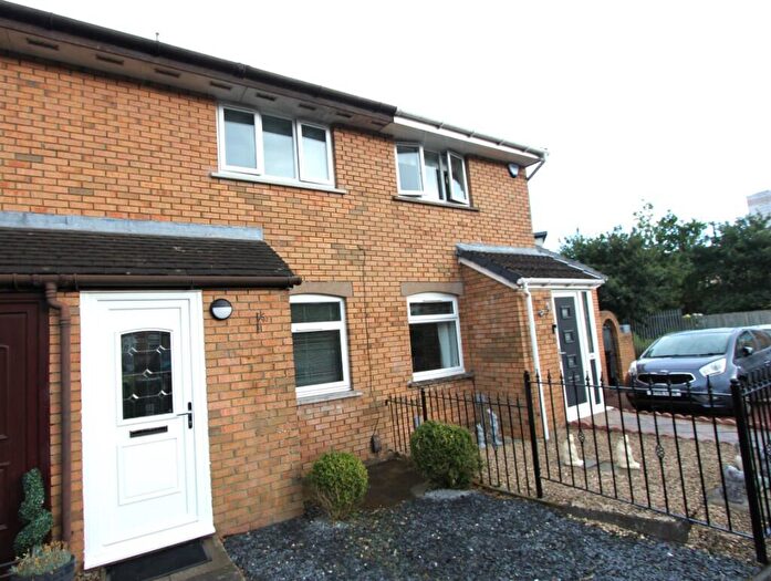 2 Bedroom Terraced House To Rent In Colston Avenue, Glasgow, G64