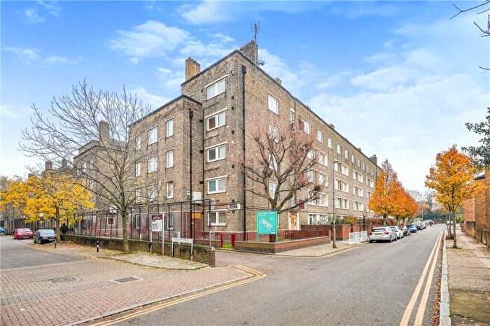 3 Bedroom Flat For Sale In Clarkson House, Maysoule Road, London, SW11