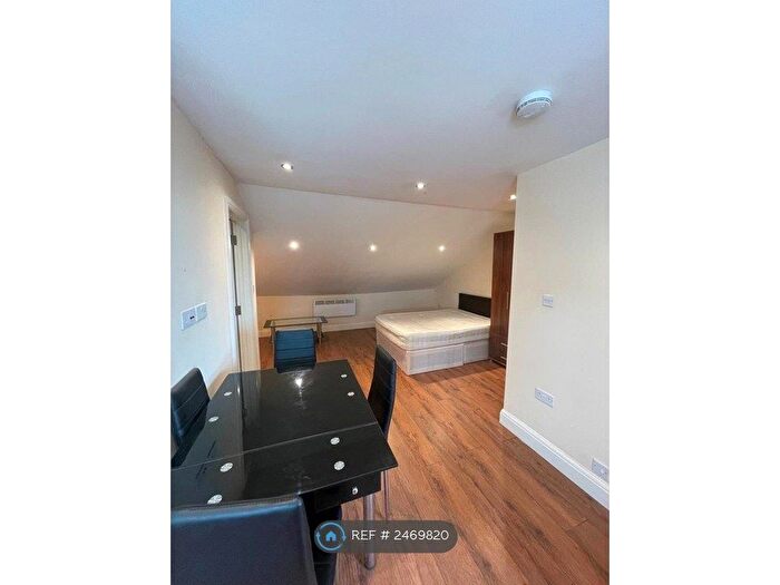 Studio To Rent In The Mall, London, W5