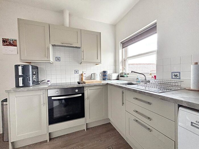 2 Bedroom Apartment For Sale In Sycamore Court, Fordingbridge, SP6