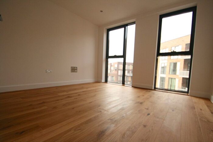 1 Bedroom Flat To Rent In Lee Street, Hackney, E8