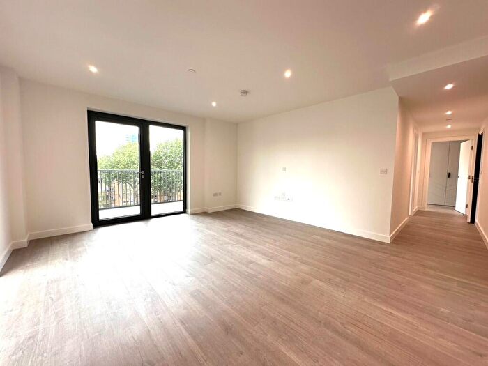 2 Bedroom Flat To Rent In Dragonfly Walk, London, N4