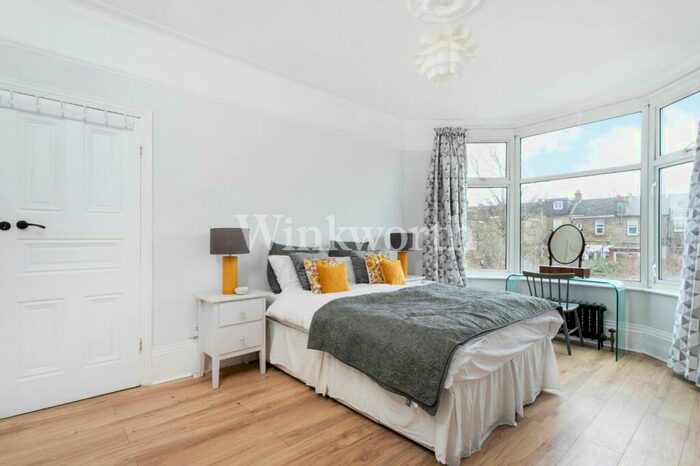 3 Bedroom Semi-Detached House For Sale In Berkshire Gardens, London, N13