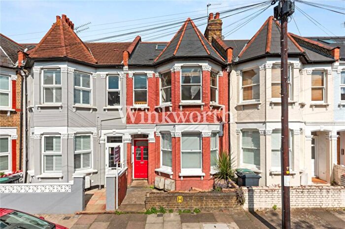 2 Bedroom Apartment For Sale In Crossfield Road, London, N17