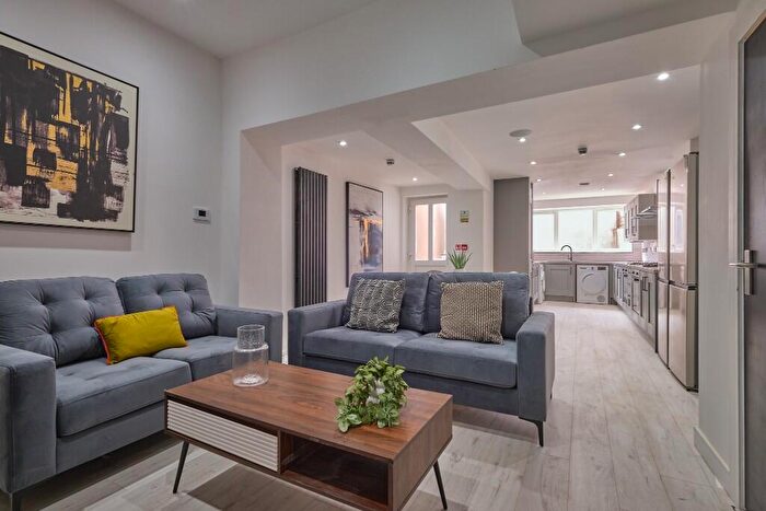 6 Bedroom Terraced House To Rent In Malvern Terrace, Swansea, Wales, SA2