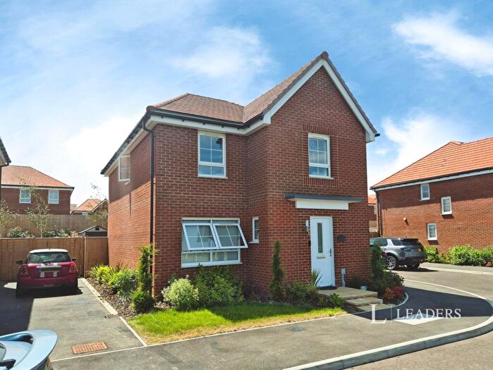 4 Bedroom Detached House To Rent In Dennis Way, Eastbourne, East Sussex, BN22