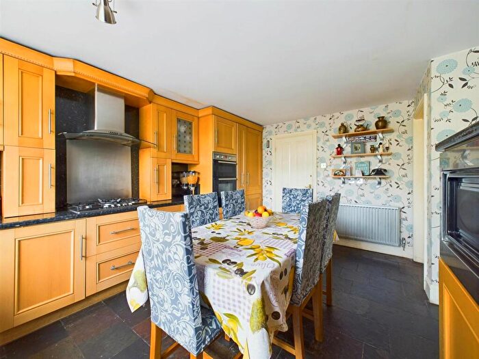 7 Bedroom Detached House For Sale In Jessops Lane, Gedling, Nottingham, NG4