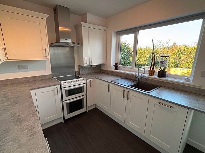 3 Bedroom Detached Bungalow To Rent In Brookfield Drive, Teignmouth, TQ14