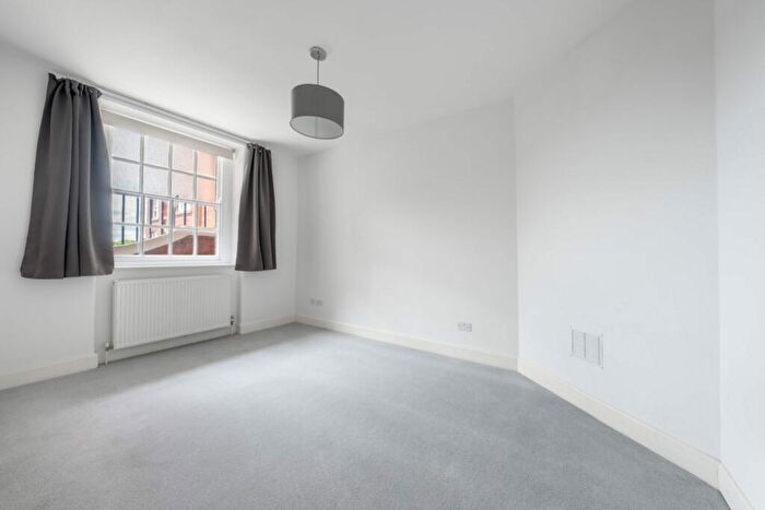 2 Bedroom Apartment To Rent In Grove End House, Grove End Road, St Johns Wood, London, NW8