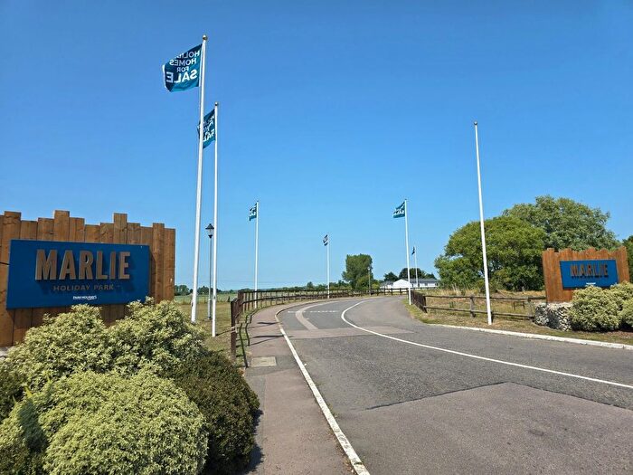 3 Bedroom Mobile/park Home For Sale In Dymchurch Road, New Romney, TN28