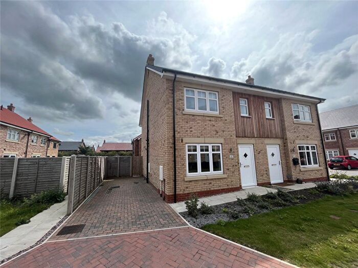 3 Bedroom Semi Detached House To Rent In Henson Drive, Park Lane, Cottingham, East Yorkshire, HU16