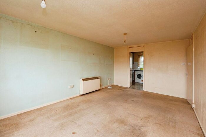 1 Bedroom Flat For Sale In Chesil View, Weymouth, DT4 - Photo 4