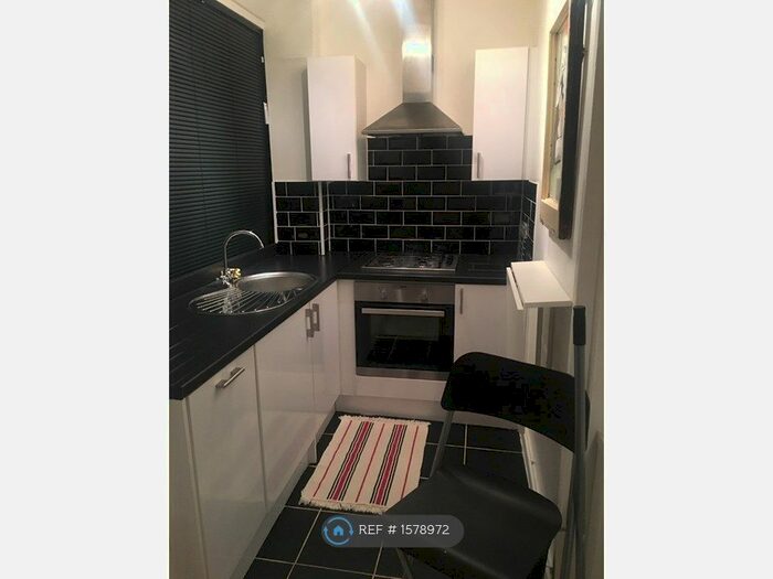 Studio To Rent In Tower Bridge Road, London, SE1