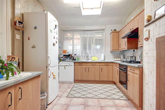 3 Bedroom Terraced House For Sale In Cornwall Avenue, London, N22