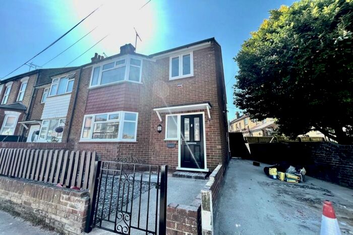 3 Bedroom Semi-Detached House To Rent In Ulster Road, Margate, CT9